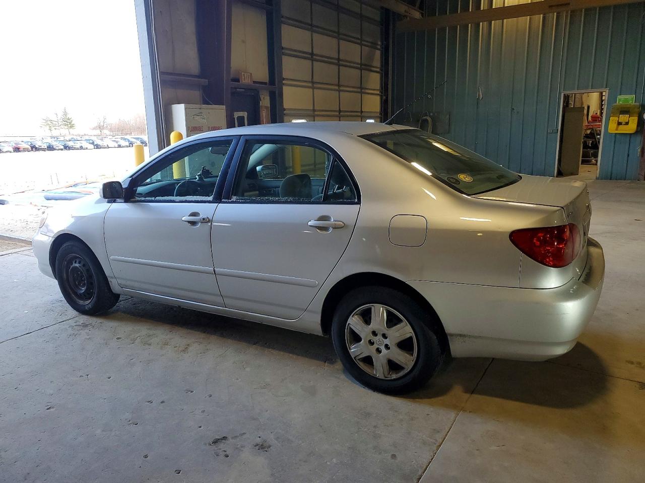 2005 TOYOTA COROLLA CE photo 2
