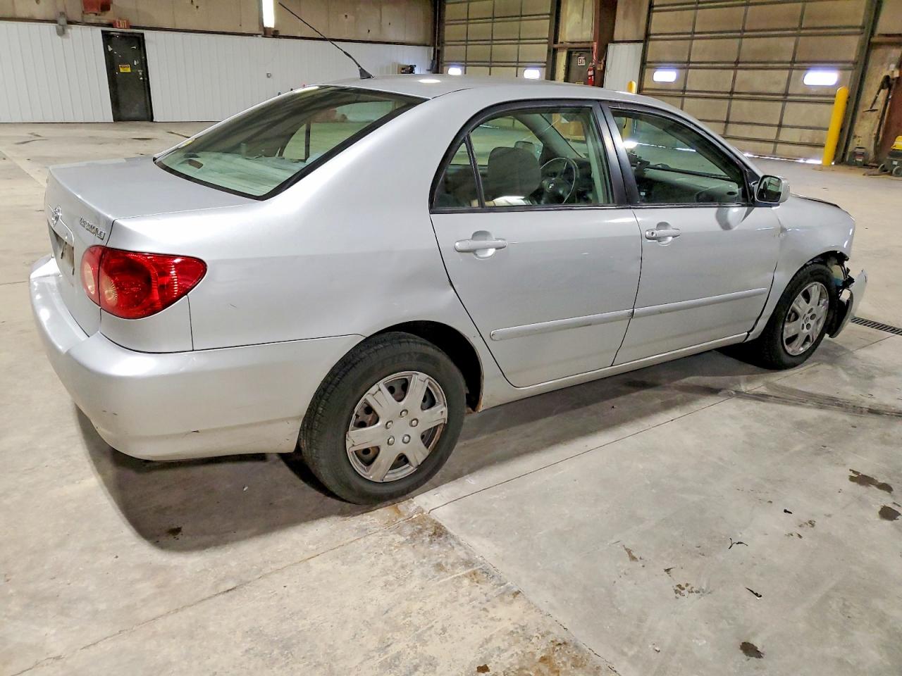 2005 TOYOTA COROLLA CE photo 3