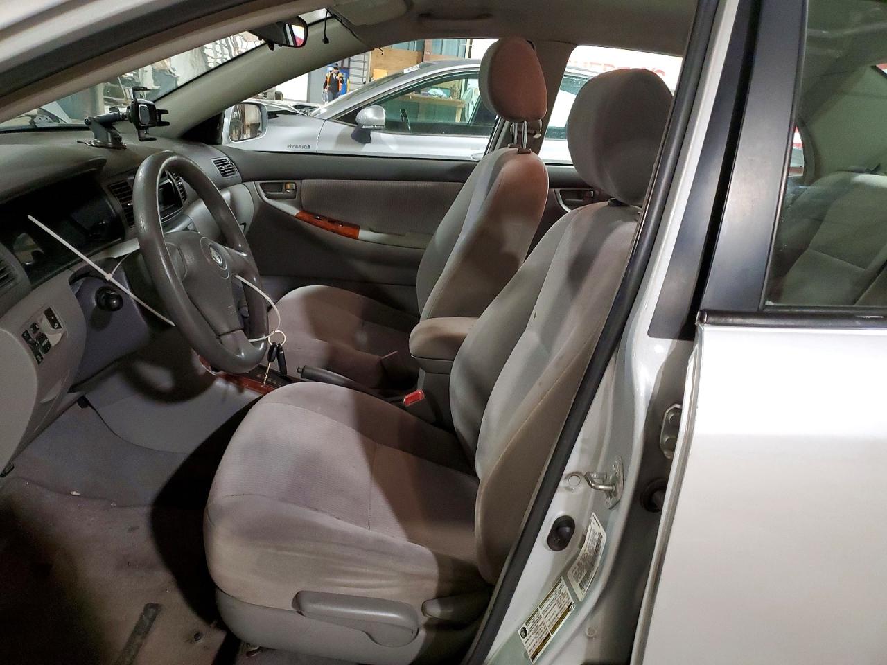 2005 TOYOTA COROLLA CE photo 7
