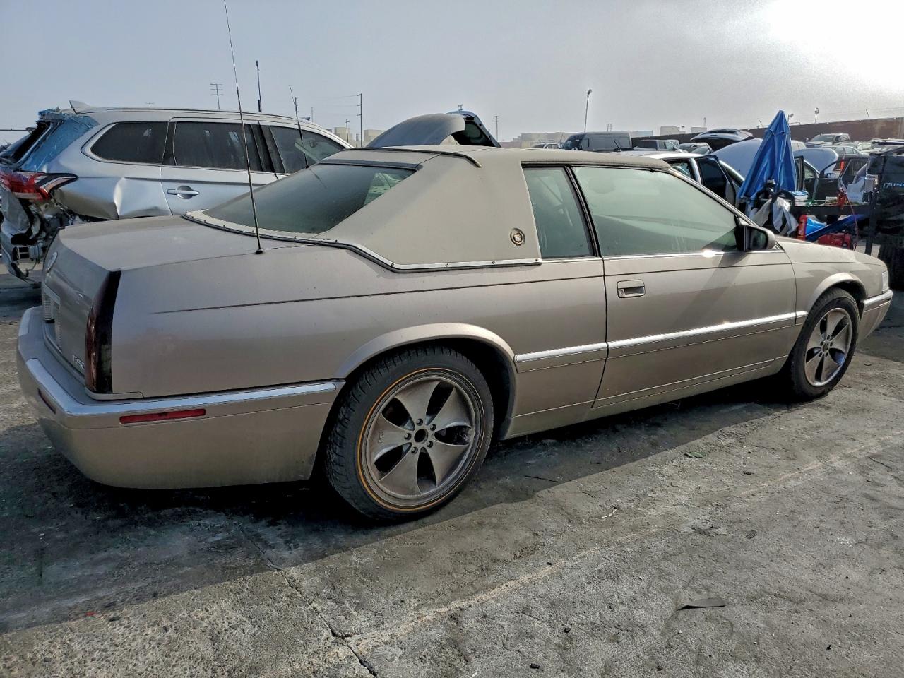 2001 CADILLAC ELDORADO ESC photo 3