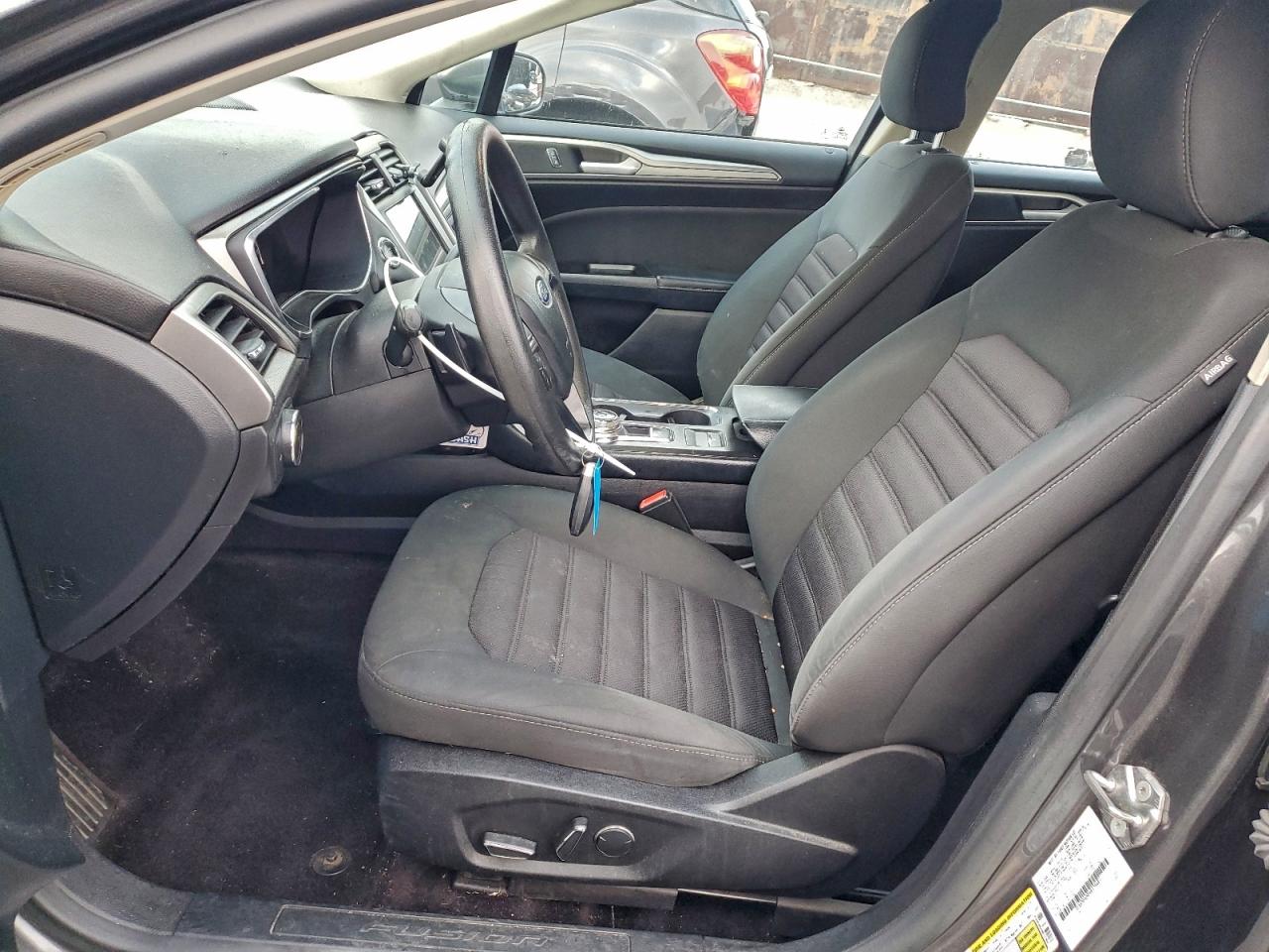 2017 FORD FUSION SE photo 7