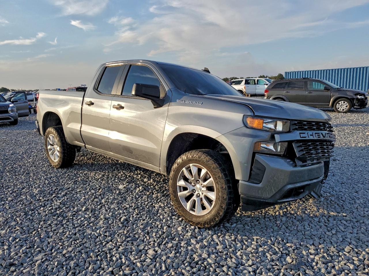 2021 CHEVROLET SILVERADO C1500 CUSTOM photo 4
