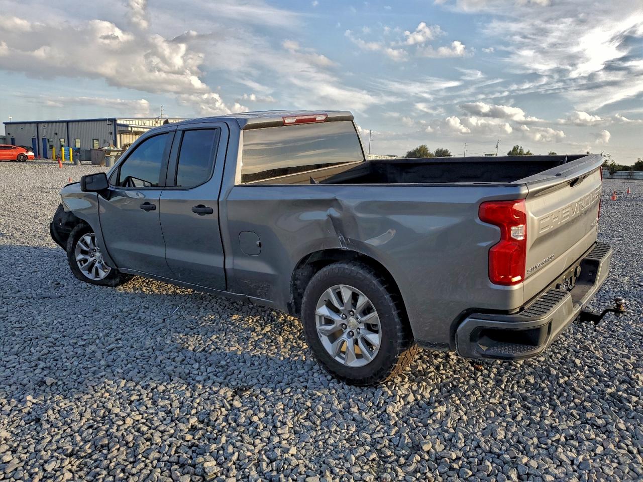 2021 CHEVROLET SILVERADO C1500 CUSTOM photo 2