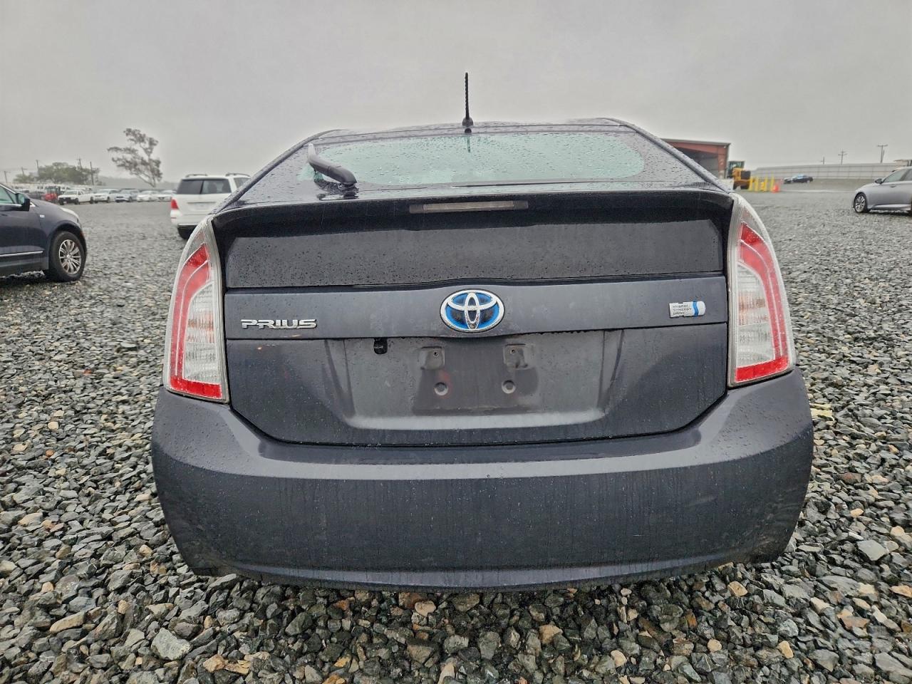 2014 TOYOTA PRIUS photo 6