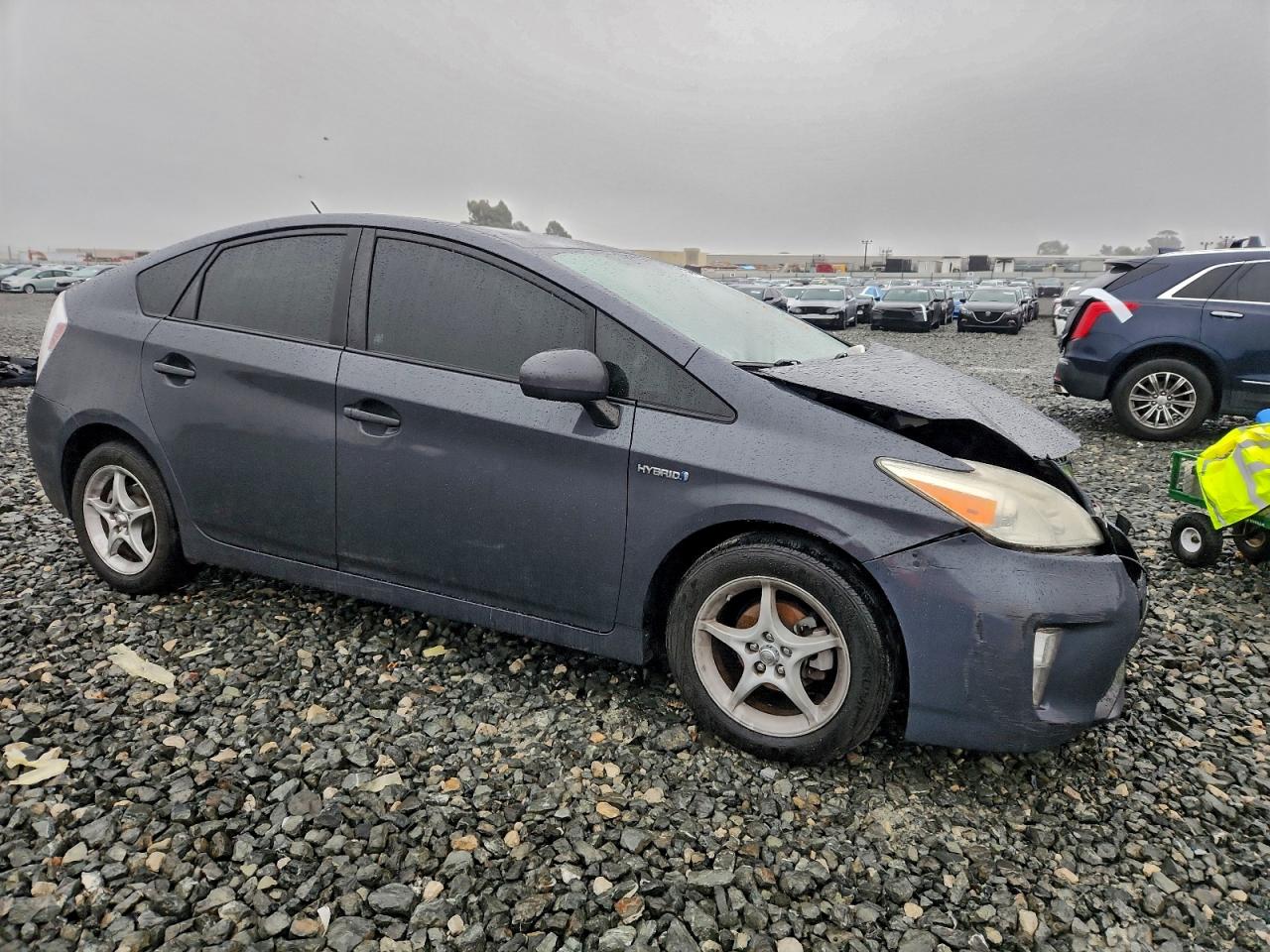 2014 TOYOTA PRIUS photo 4