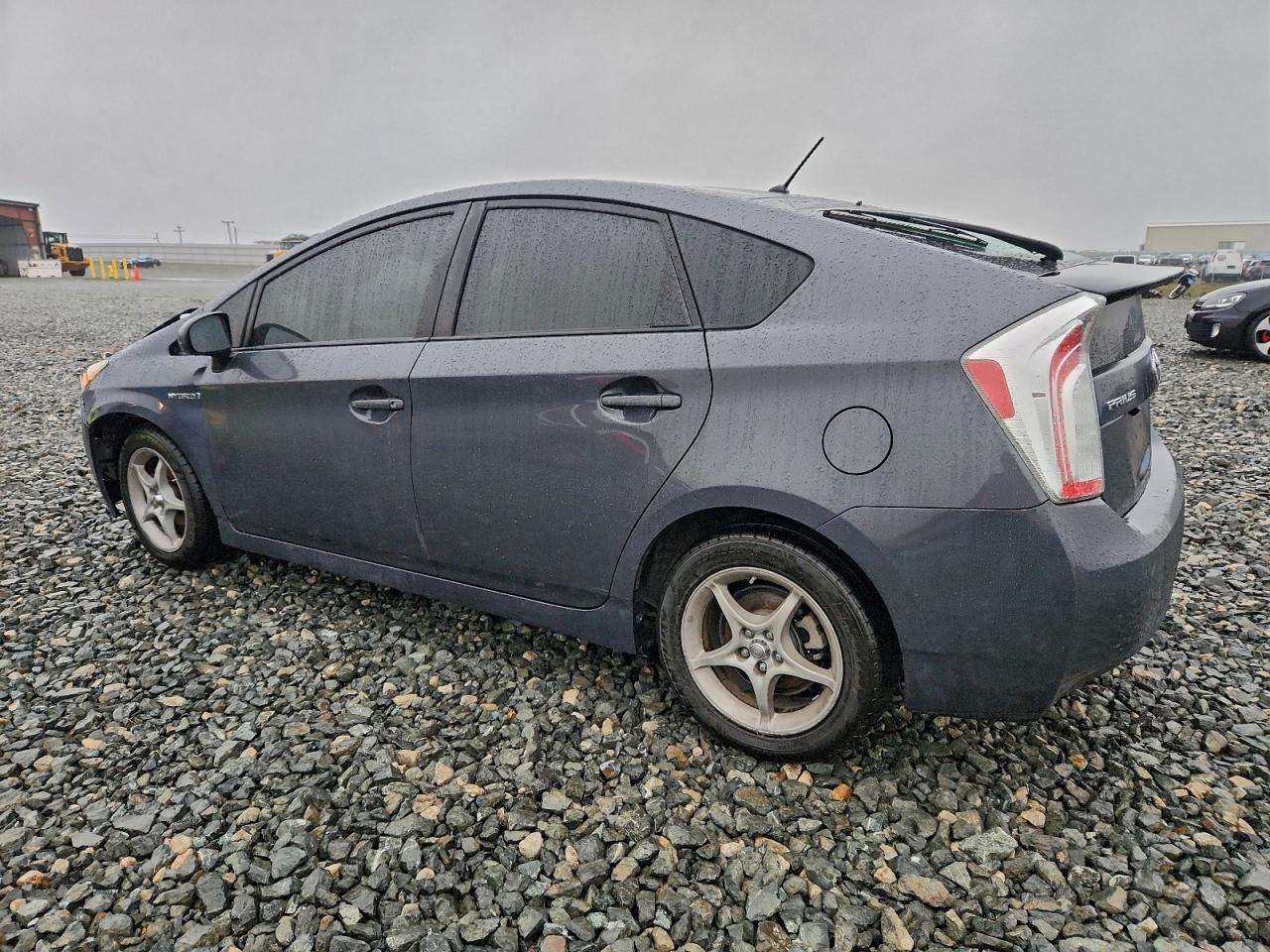 2014 TOYOTA PRIUS photo 2