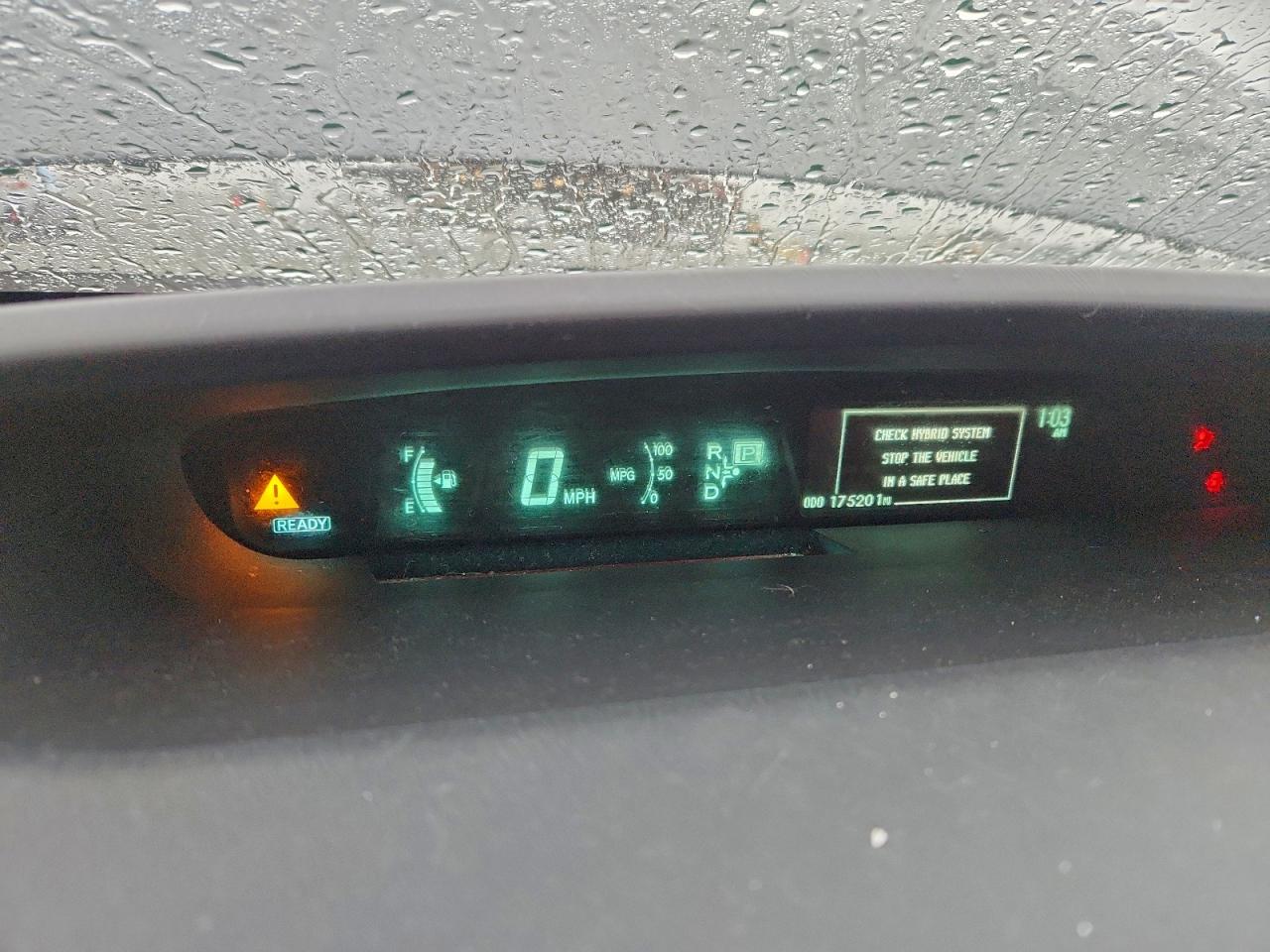2014 TOYOTA PRIUS photo 9