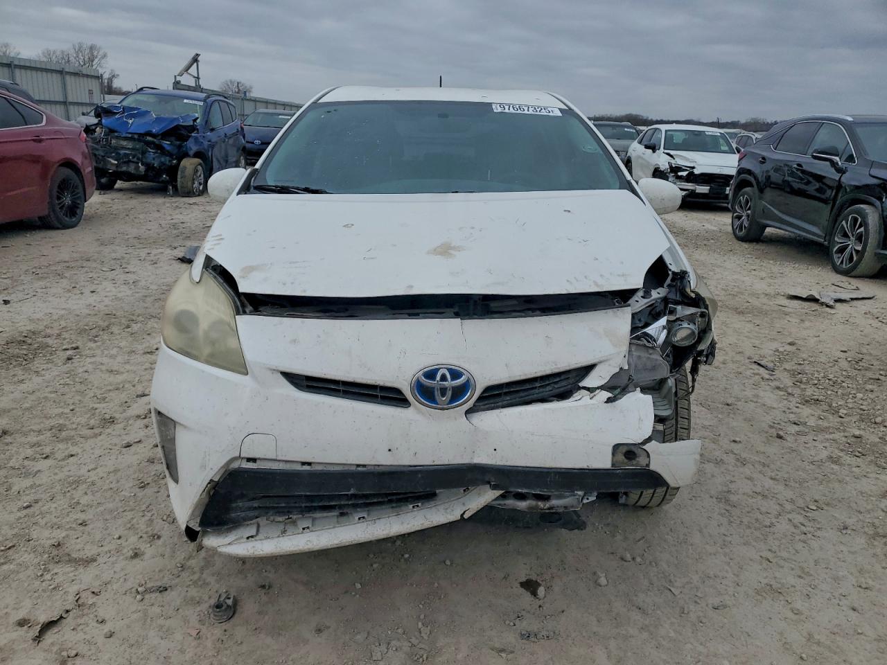2013 TOYOTA PRIUS photo 5