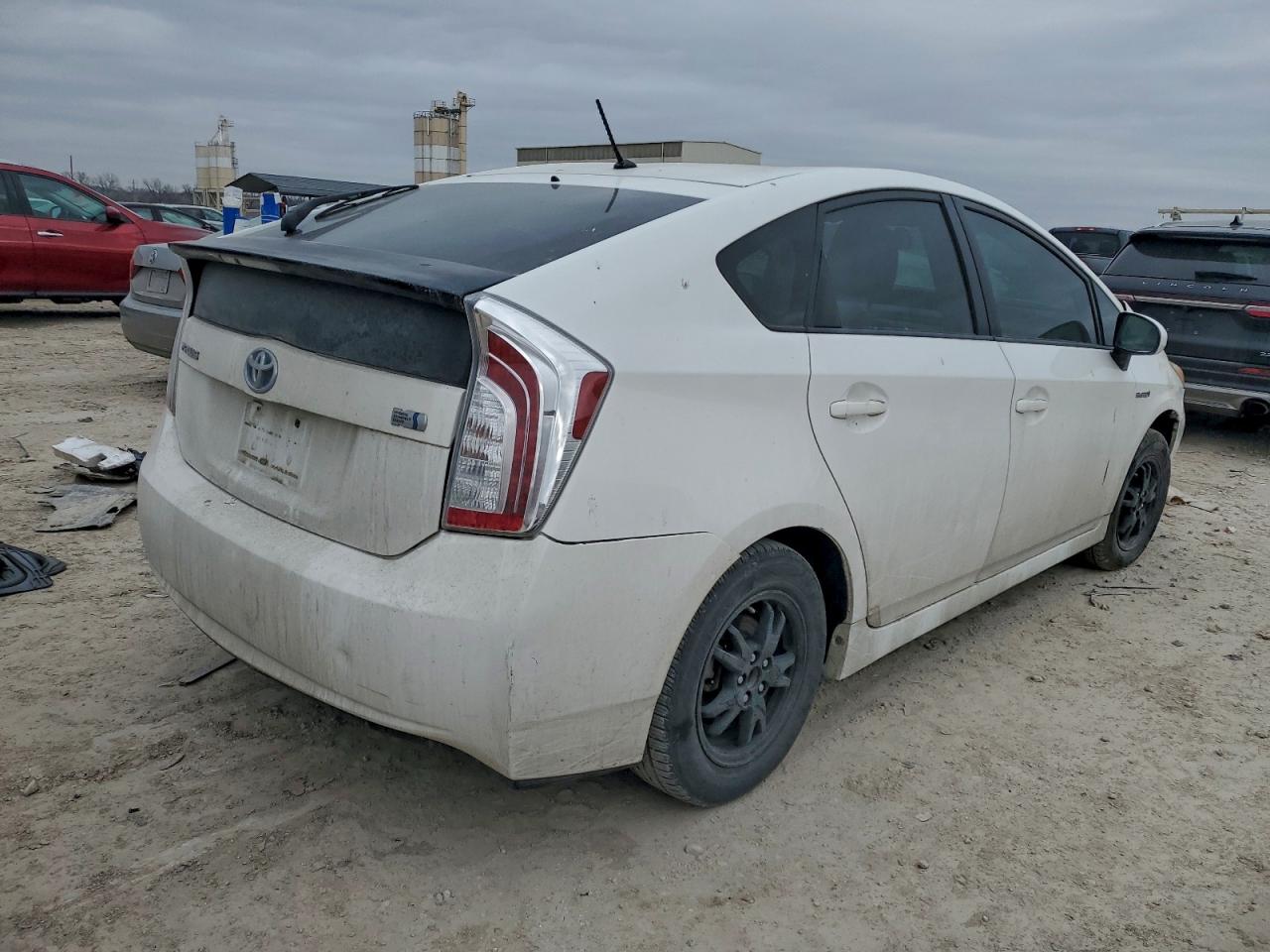 2013 TOYOTA PRIUS photo 3