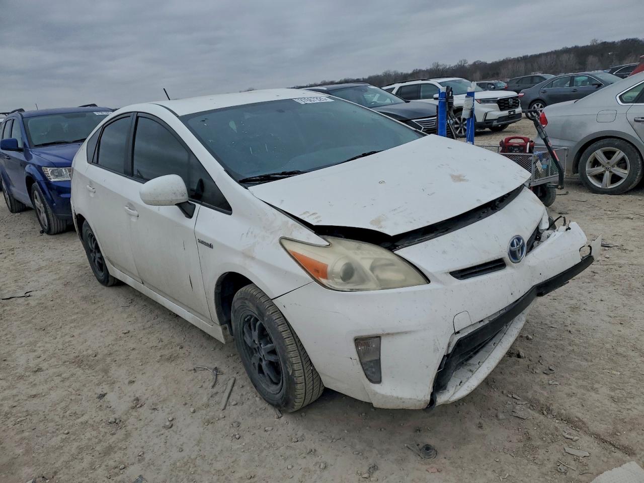 2013 TOYOTA PRIUS photo 4
