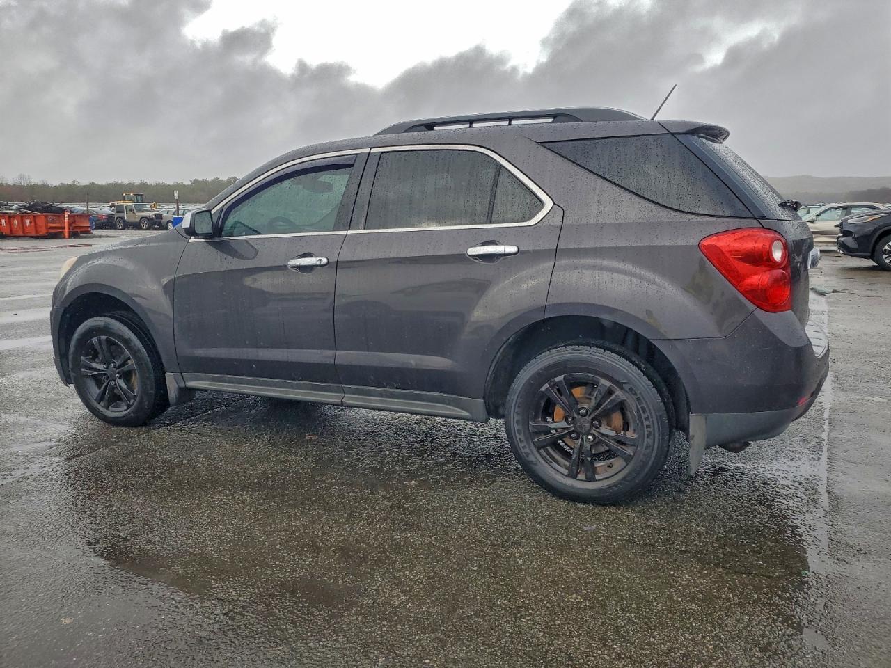 2015 CHEVROLET EQUINOX LT photo 2