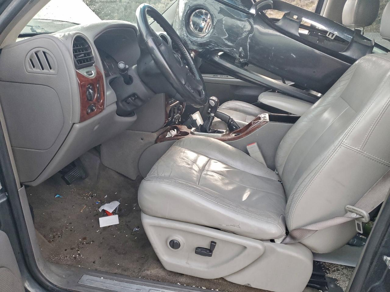 2005 GMC ENVOY photo 13