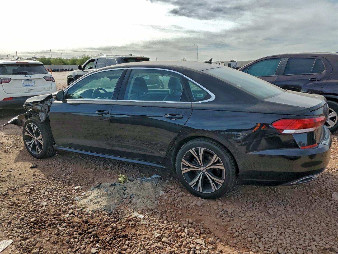 2021 VOLKSWAGEN PASSAT SE photo 2