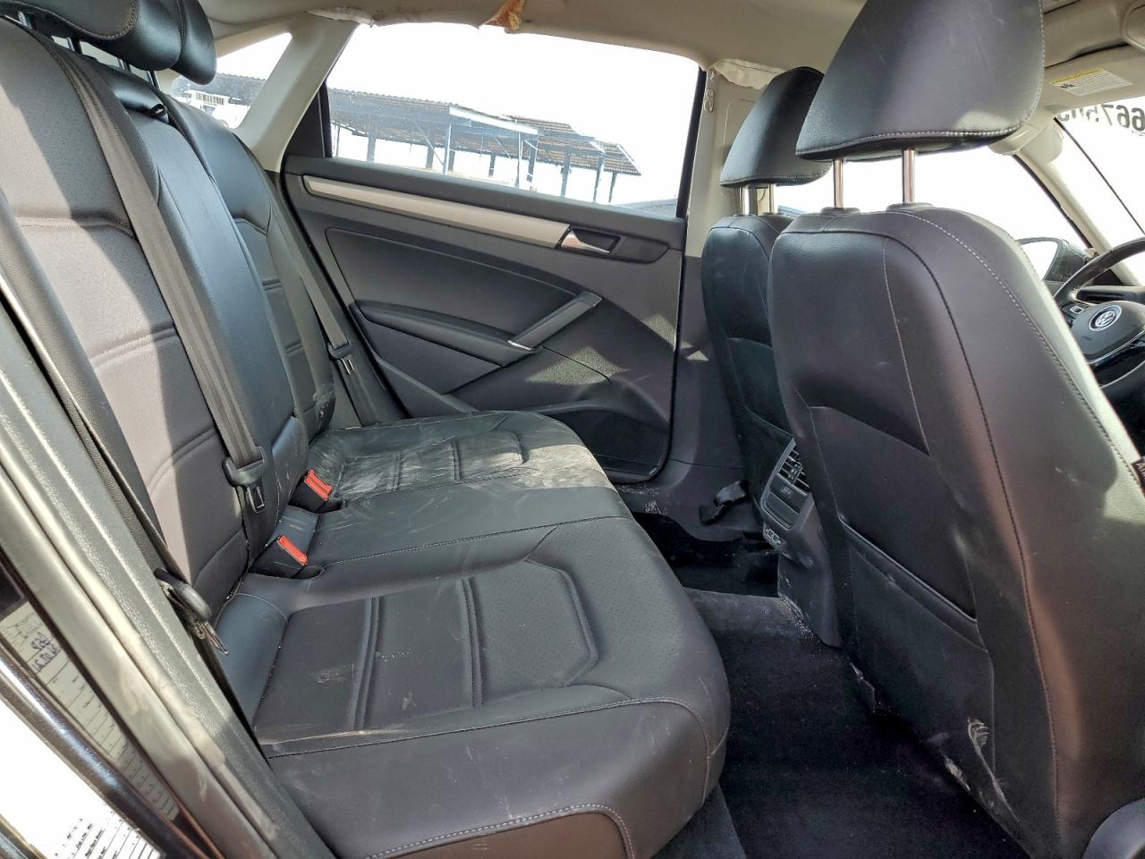 2021 VOLKSWAGEN PASSAT SE photo 10