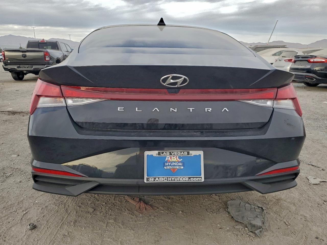 2022 HYUNDAI ELANTRA SEL photo 6