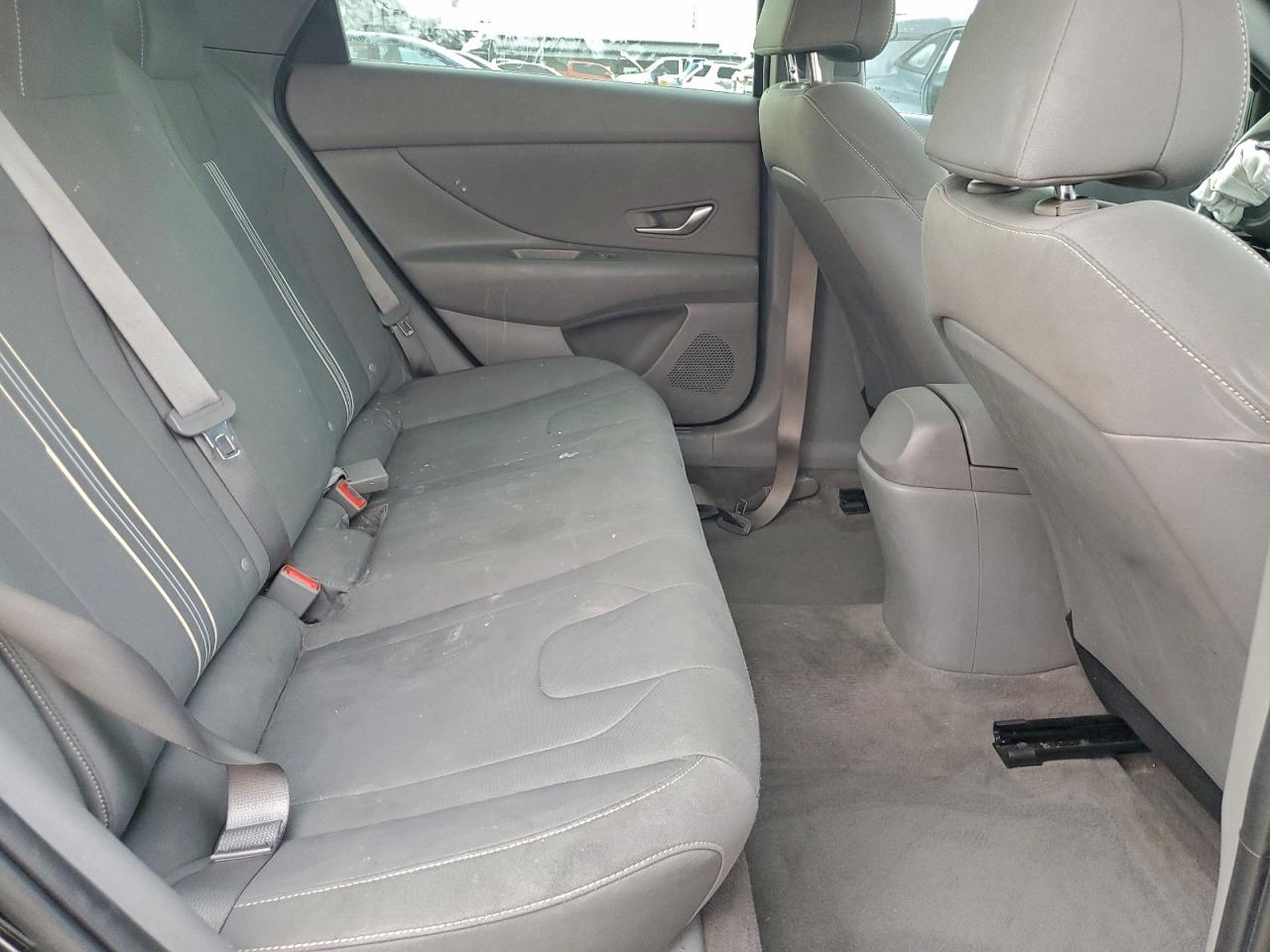2022 HYUNDAI ELANTRA SEL photo 10