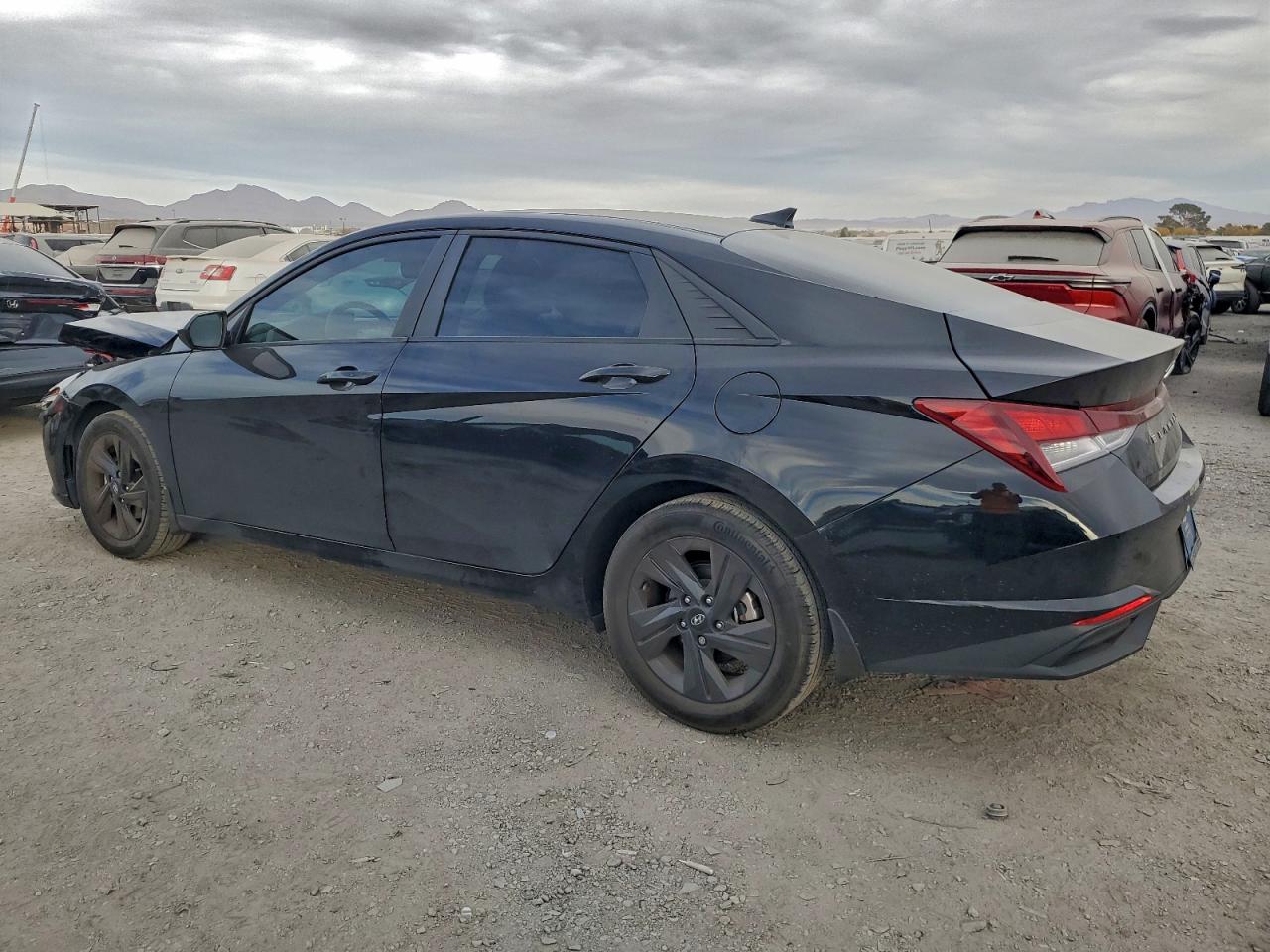 2022 HYUNDAI ELANTRA SEL photo 2