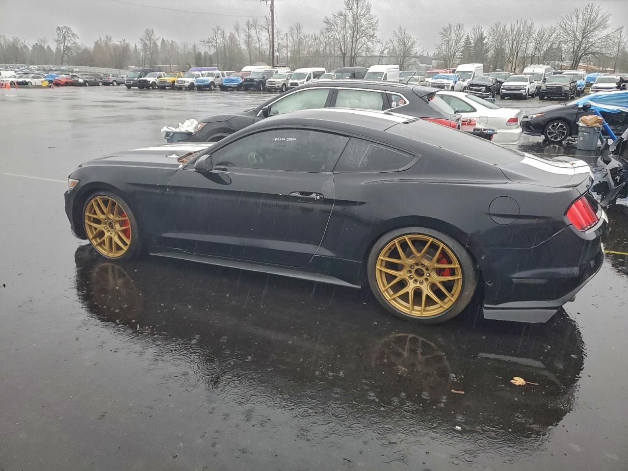 2017 FORD MUSTANG photo 2