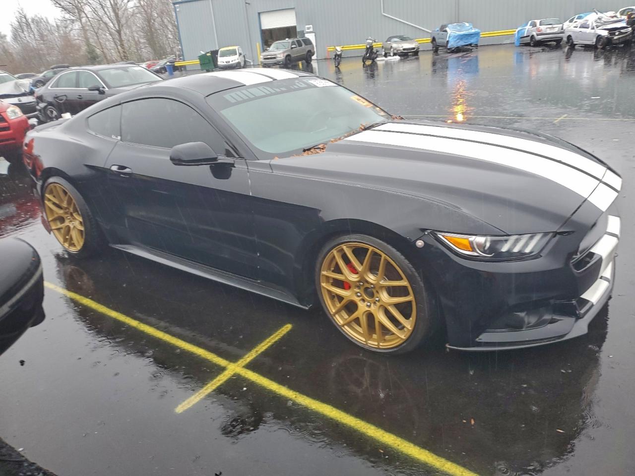 2017 FORD MUSTANG photo 4