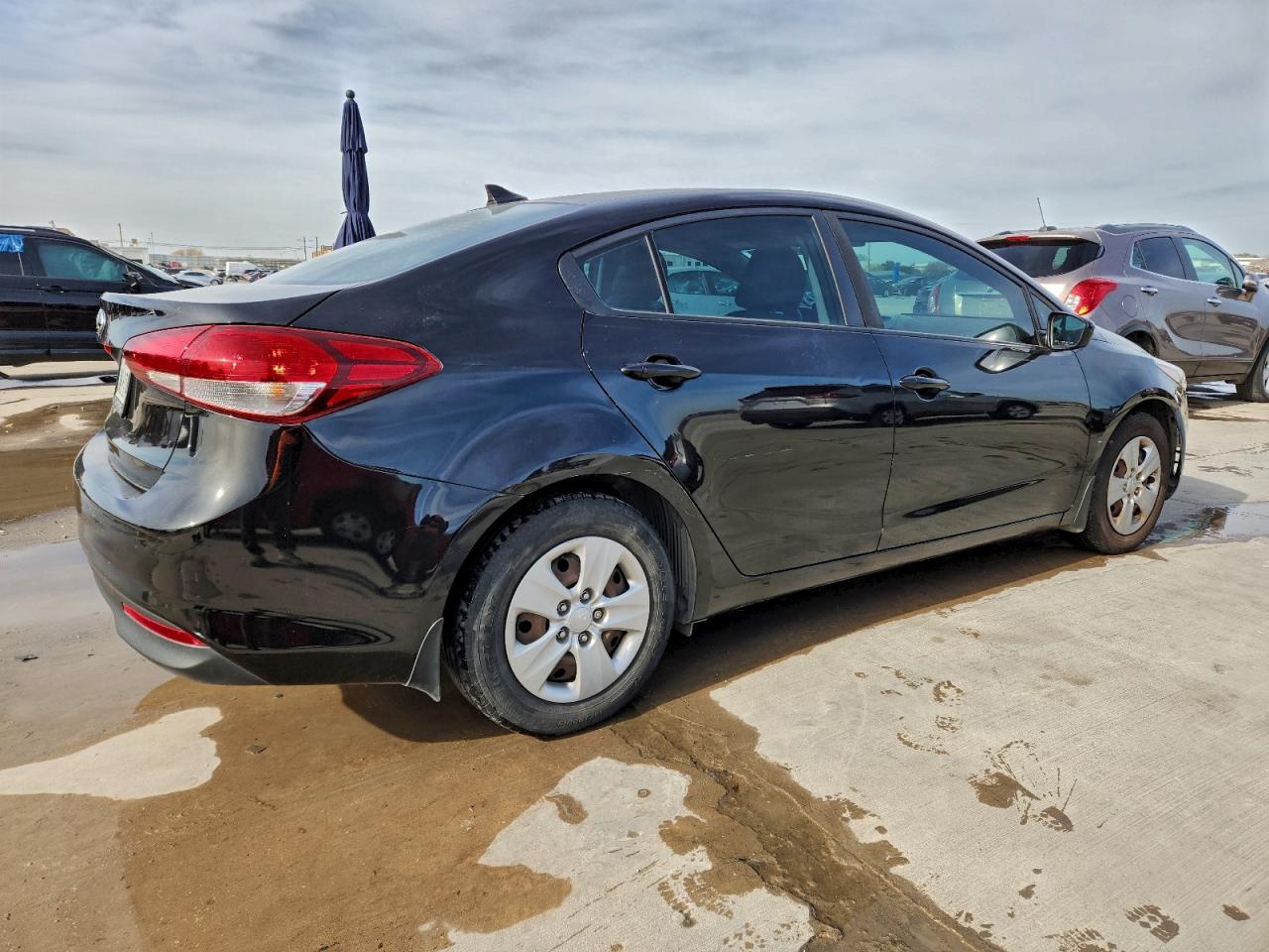 2017 KIA FORTE LX photo 3
