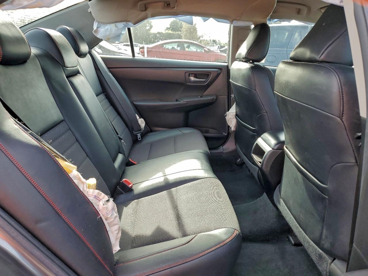 2016 TOYOTA CAMRY LE photo 10