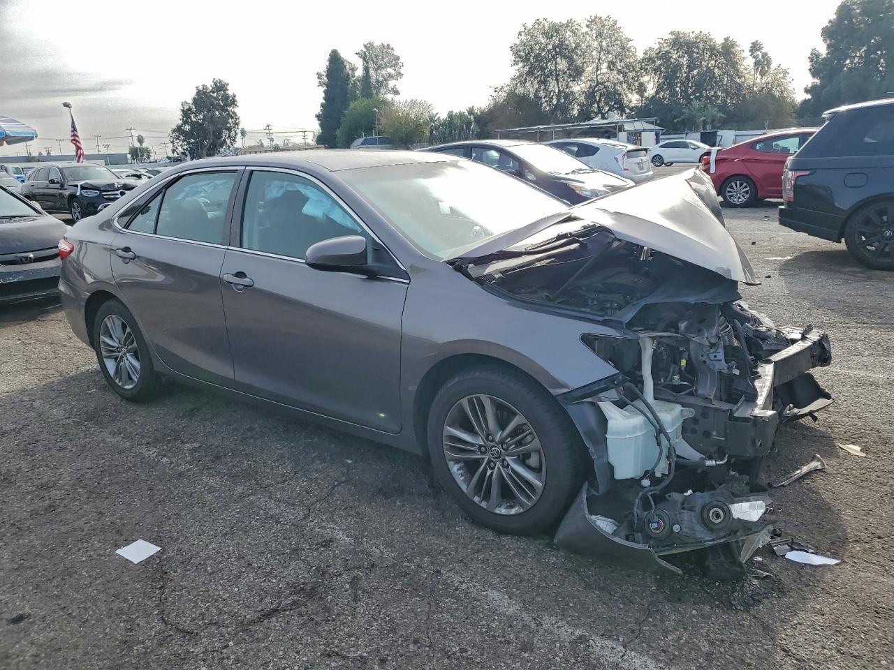 2016 TOYOTA CAMRY LE photo 4