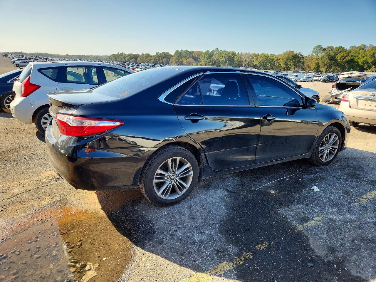 2017 TOYOTA CAMRY LE photo 3