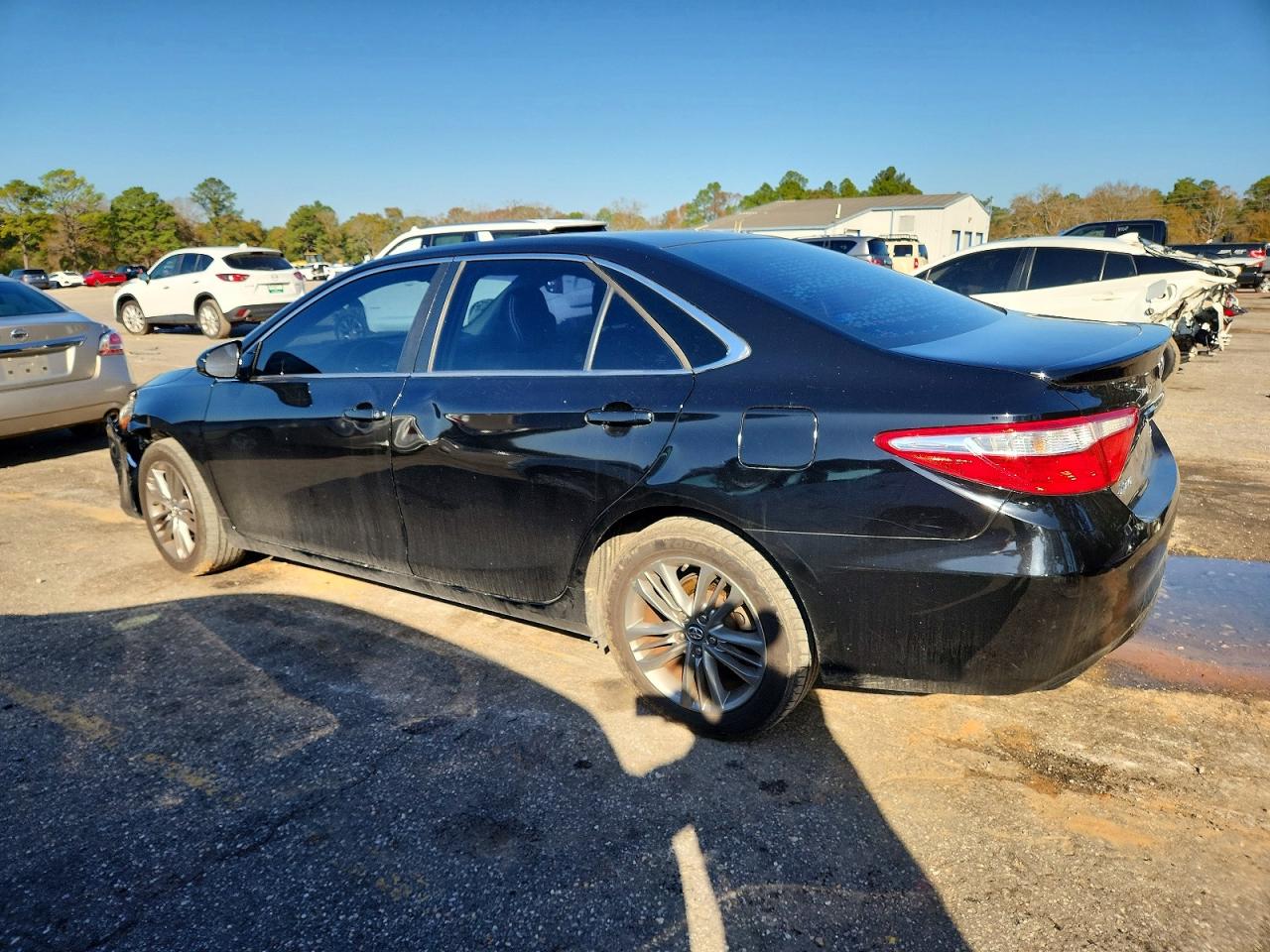 2017 TOYOTA CAMRY LE photo 2