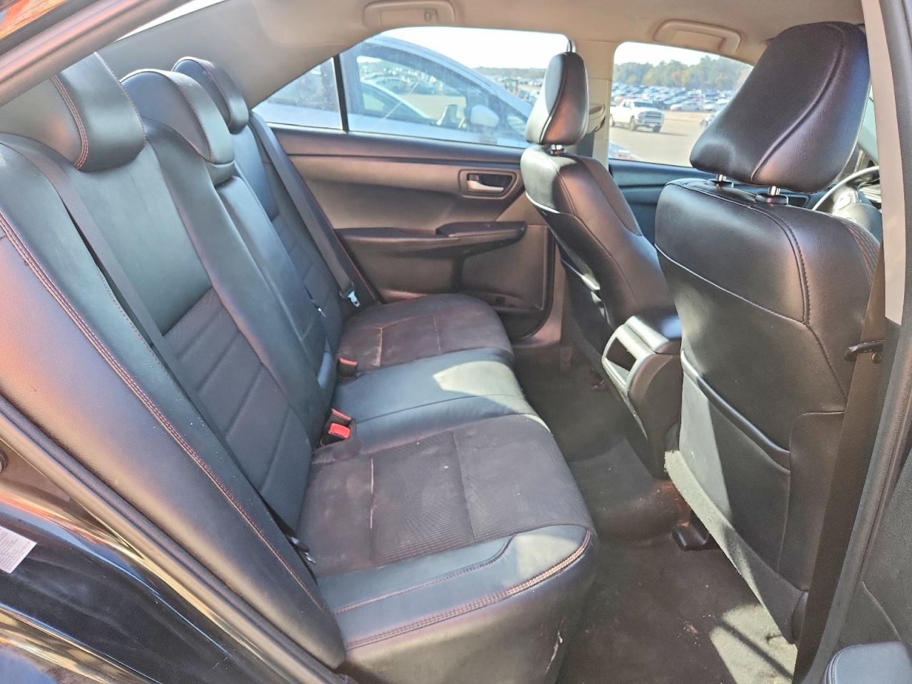 2017 TOYOTA CAMRY LE photo 10