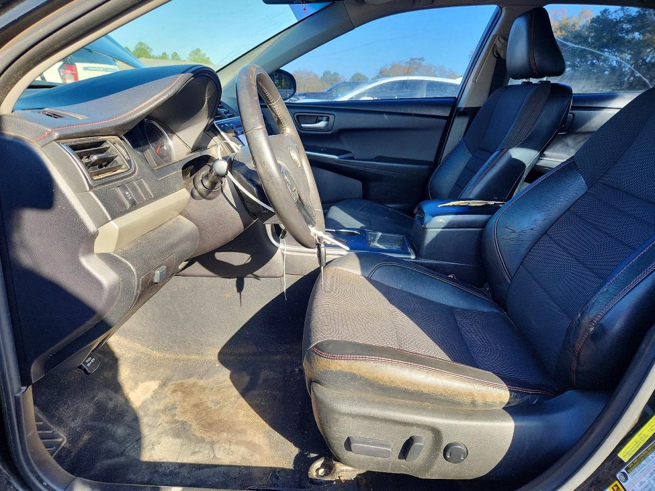 2017 TOYOTA CAMRY LE photo 7