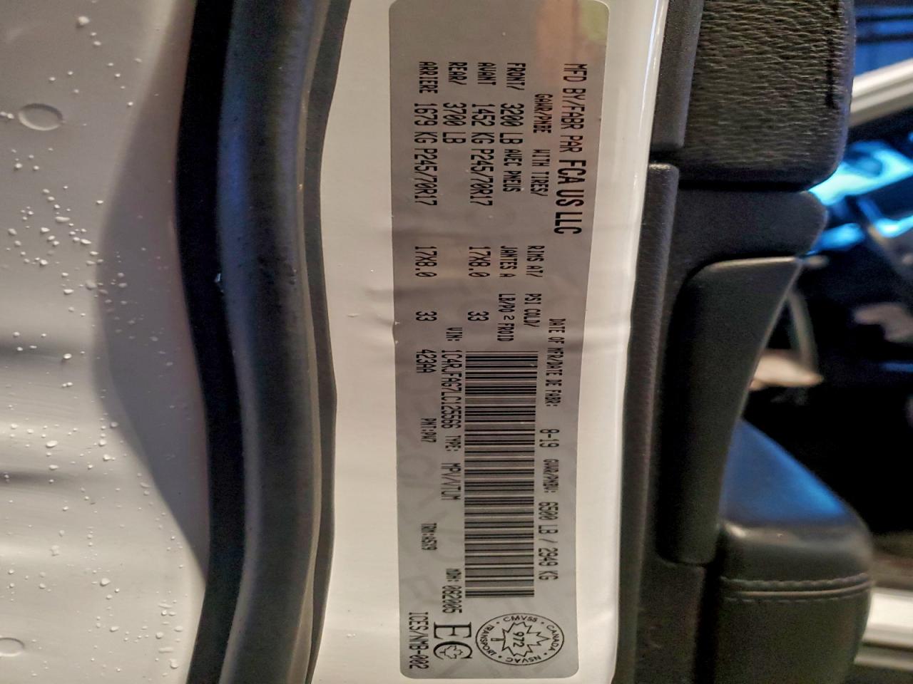 2020 JEEP GRAND CHEROKEE LAREDO photo 14