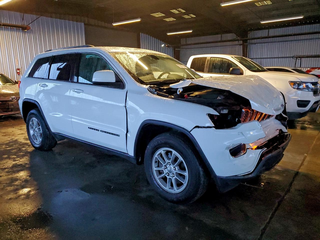 2020 JEEP GRAND CHEROKEE LAREDO photo 4