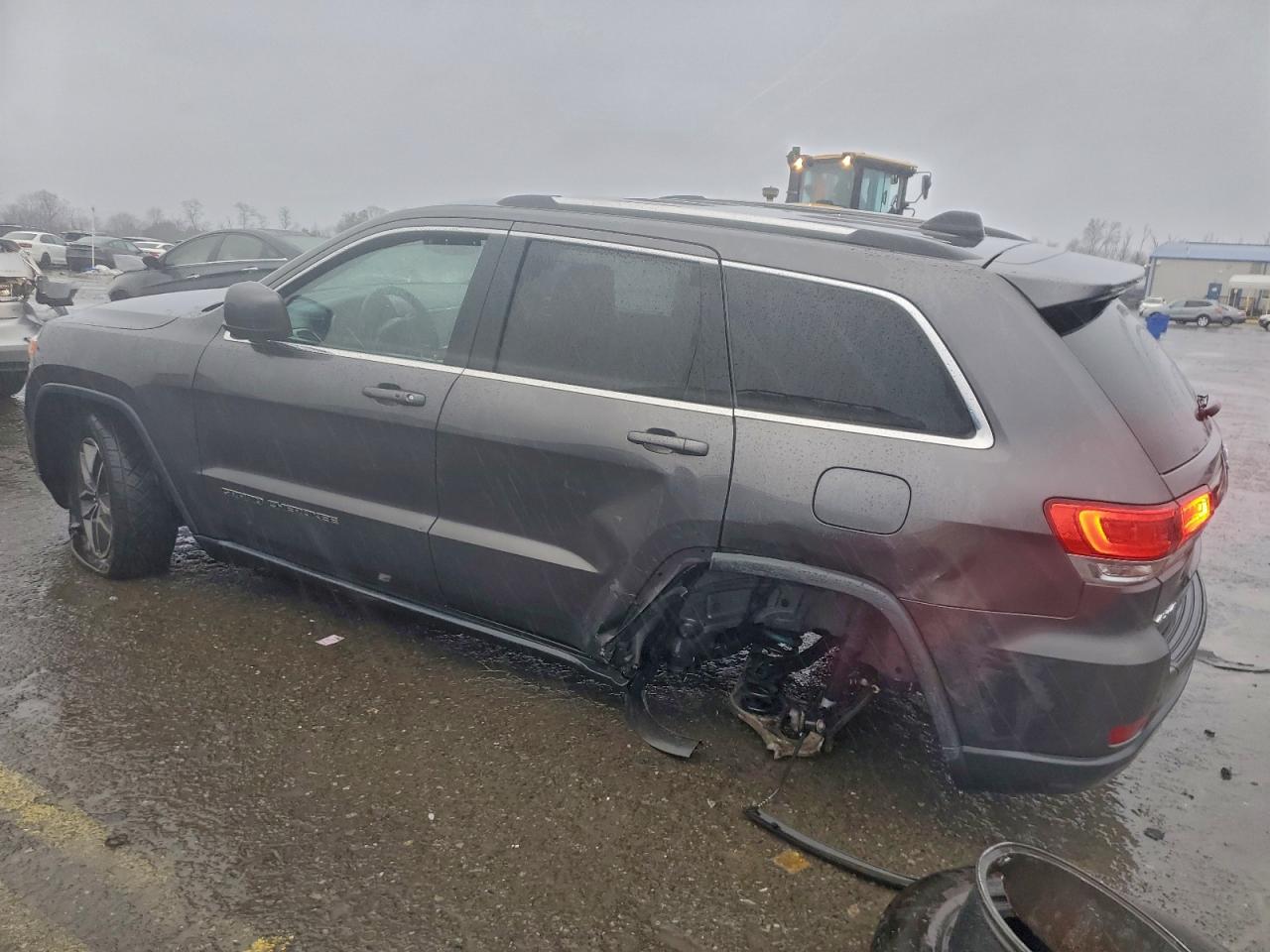 2019 JEEP GRAND CHEROKEE LAREDO photo 2