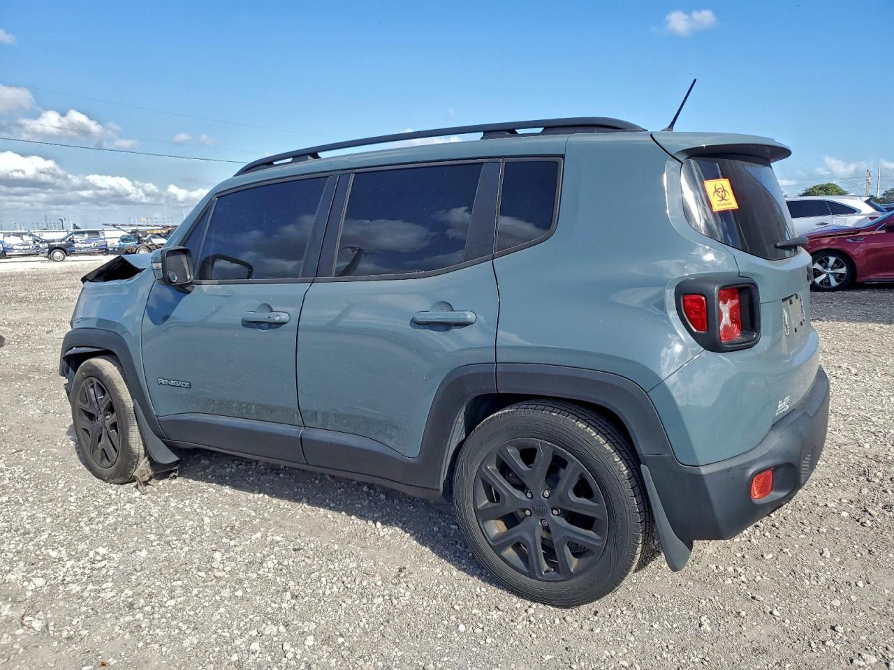 2017 JEEP RENEGADE LATITUDE photo 2