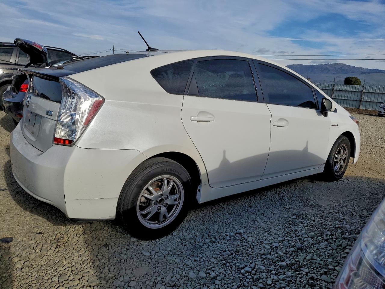 2010 TOYOTA PRIUS photo 3
