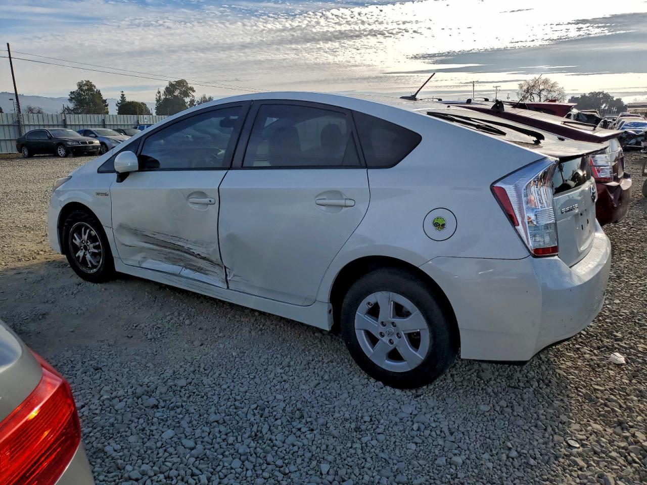 2010 TOYOTA PRIUS photo 2