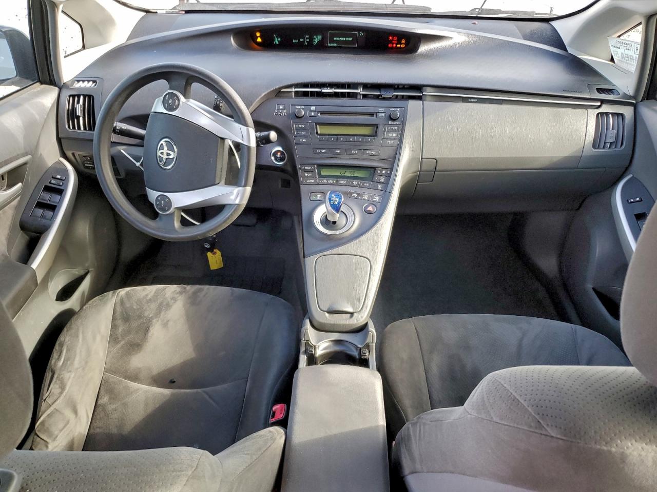 2010 TOYOTA PRIUS photo 8