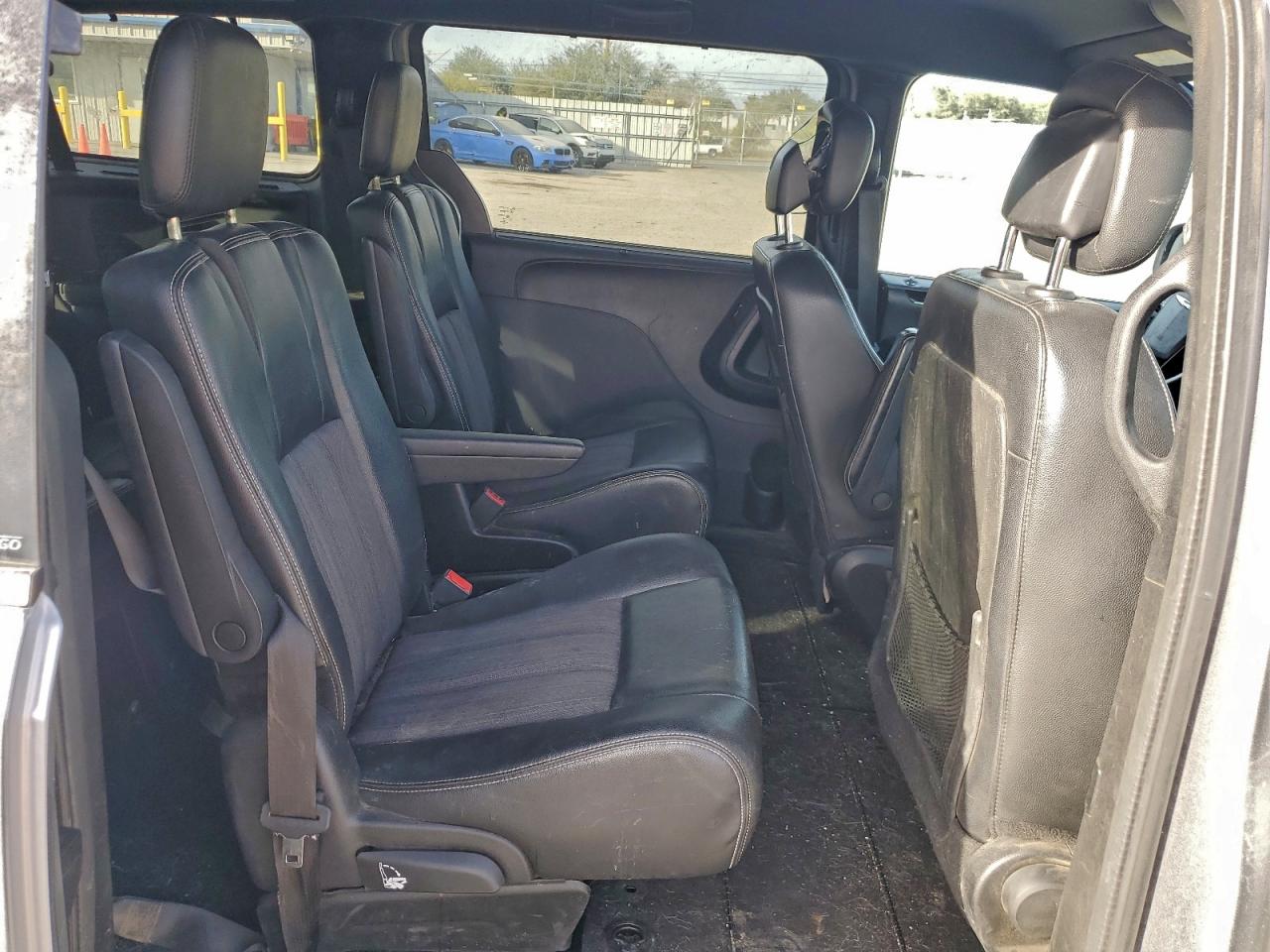 2013 CHRYSLER TOWN & COUNTRY S photo 11
