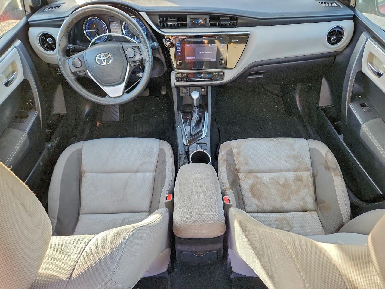2017 TOYOTA COROLLA L photo 8