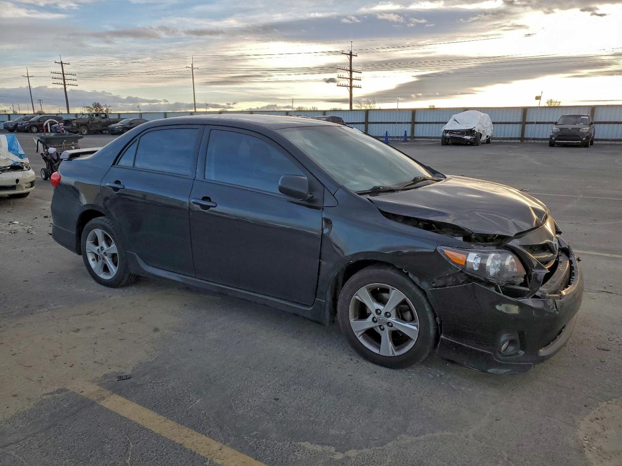 2013 TOYOTA COROLLA BASE photo 4