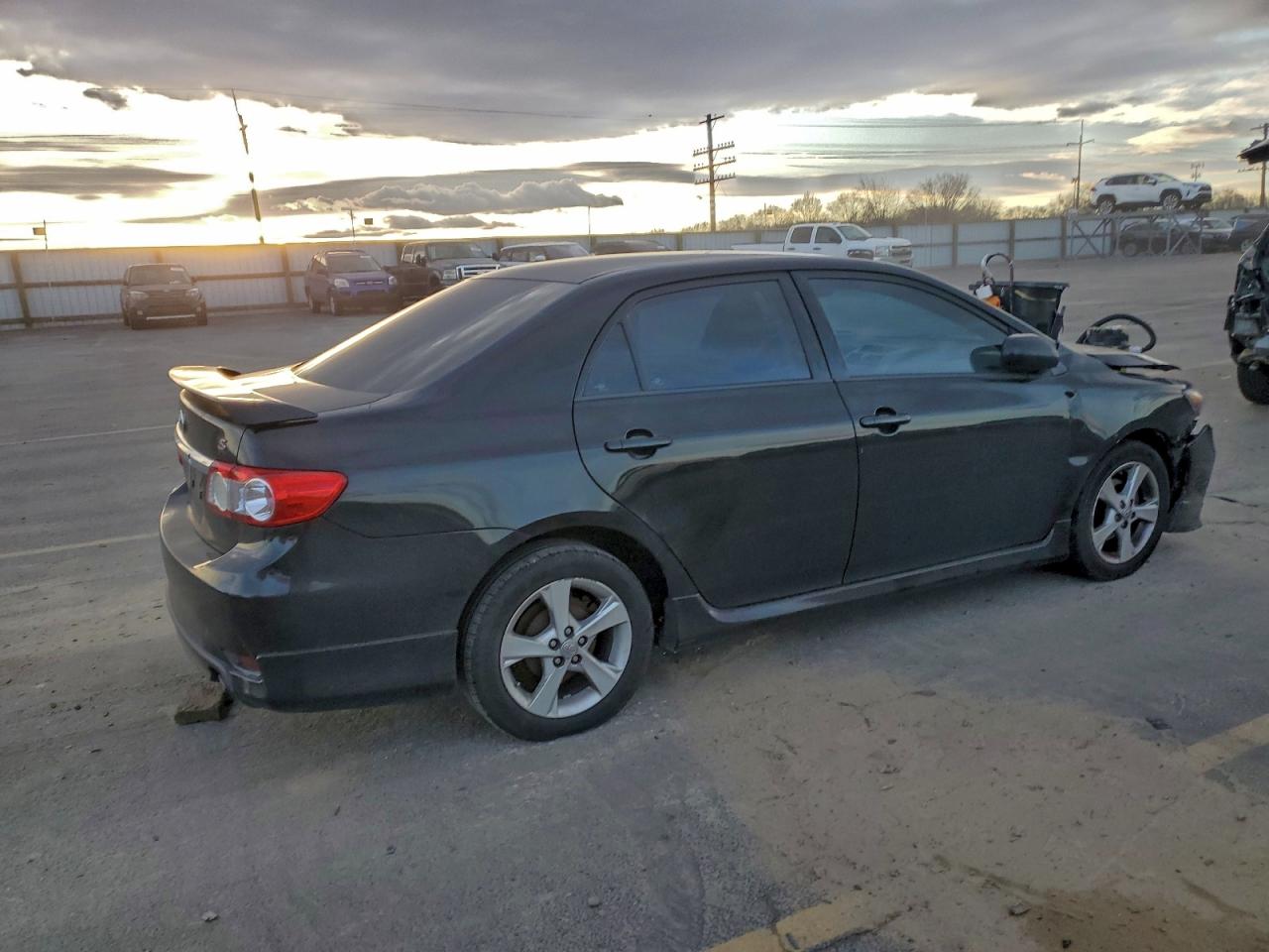 2013 TOYOTA COROLLA BASE photo 3