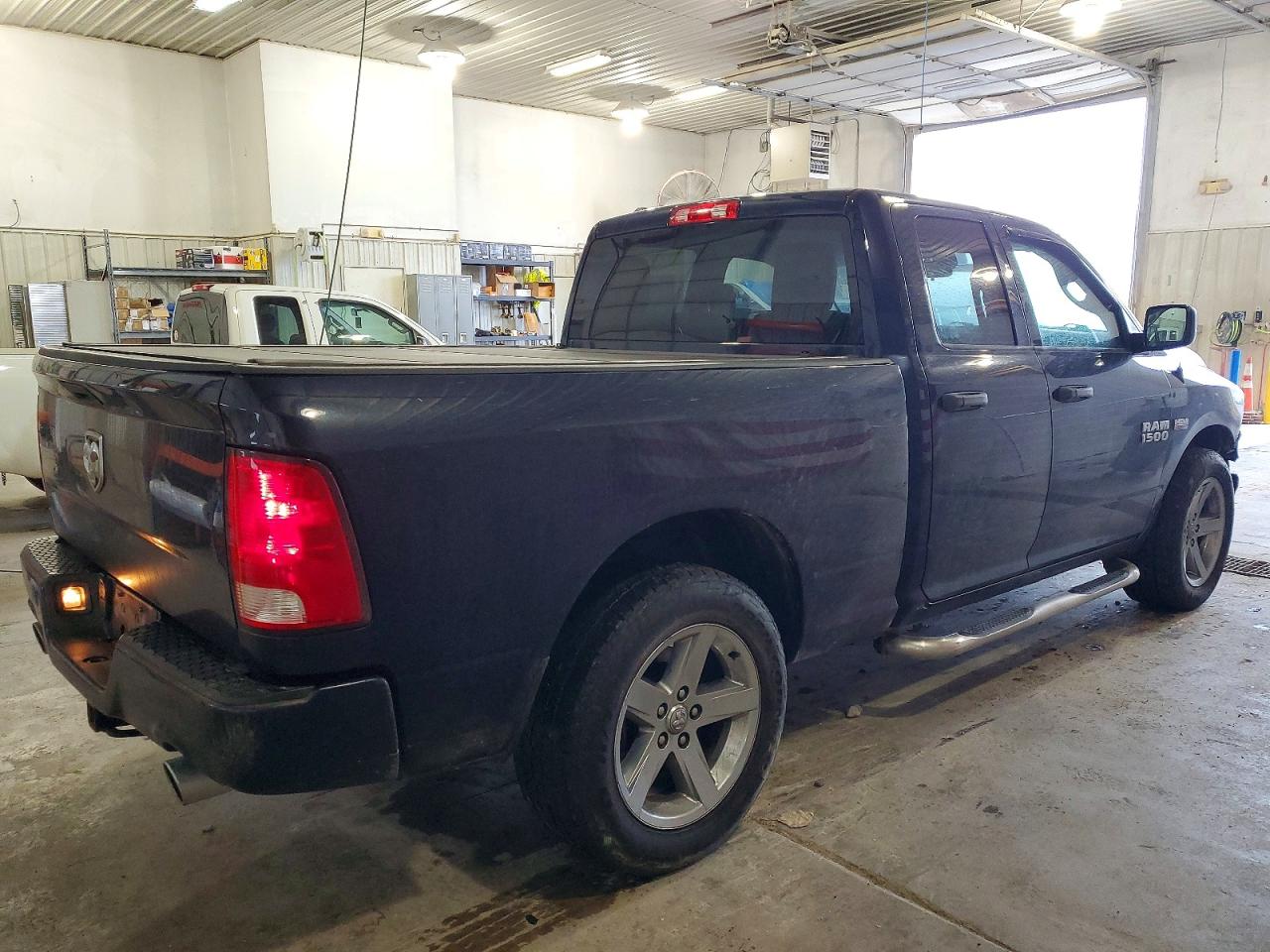 2015 RAM 1500 ST photo 3