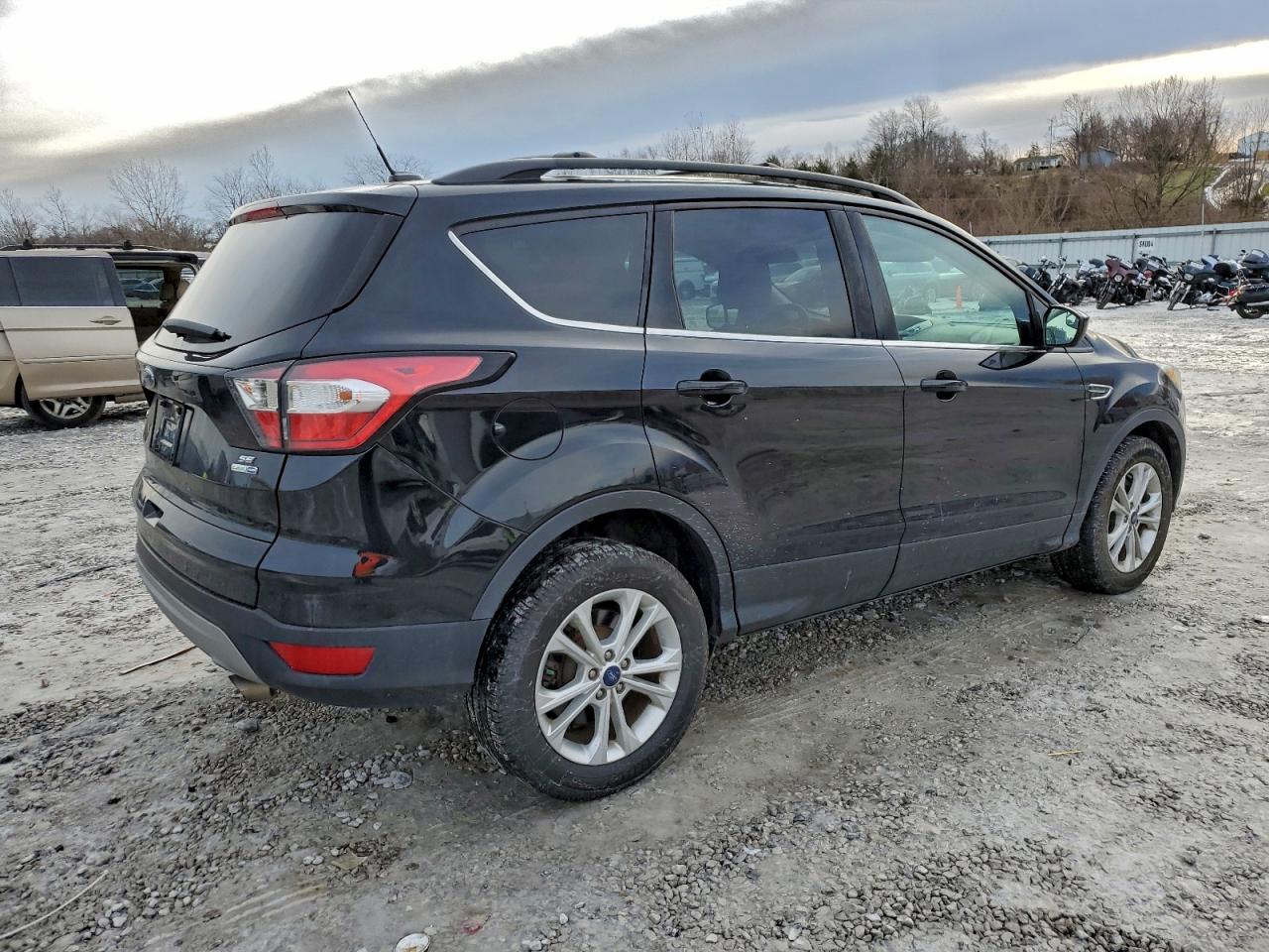 2018 FORD ESCAPE SE photo 3
