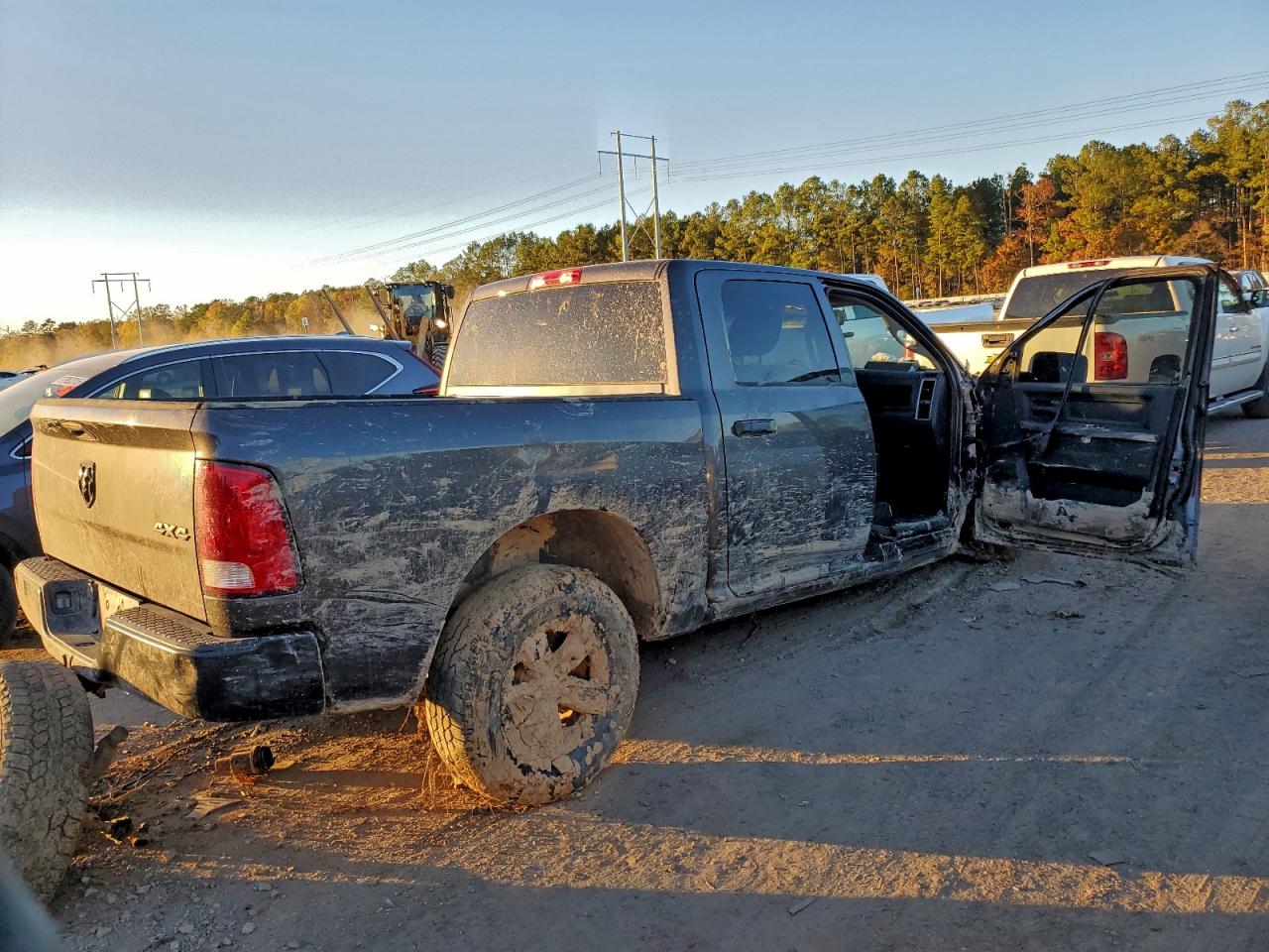 2021 RAM 1500 CLASSIC TRADESMAN photo 3