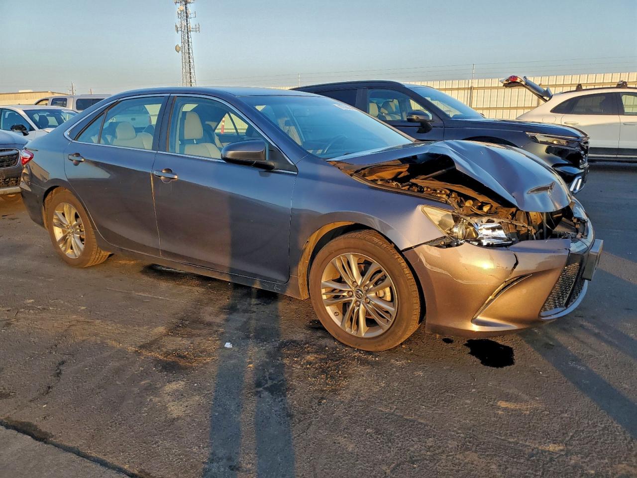 2016 TOYOTA CAMRY LE photo 4