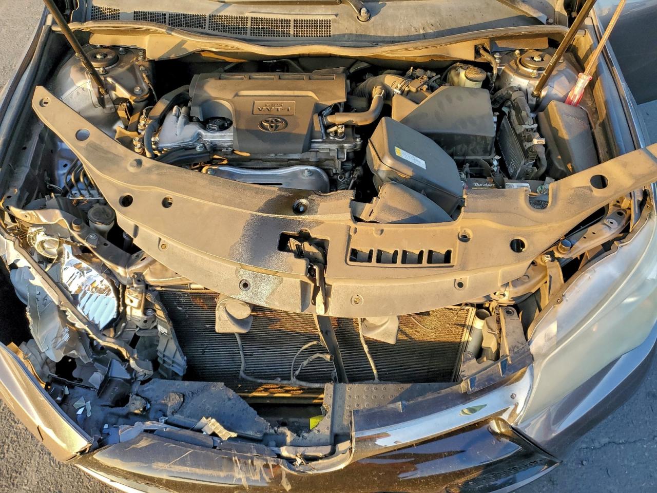 2016 TOYOTA CAMRY LE photo 11