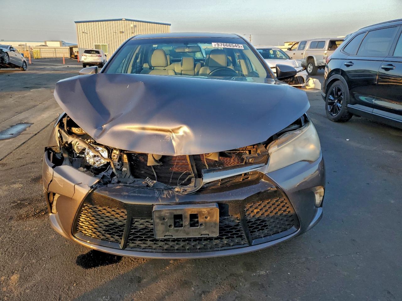 2016 TOYOTA CAMRY LE photo 5