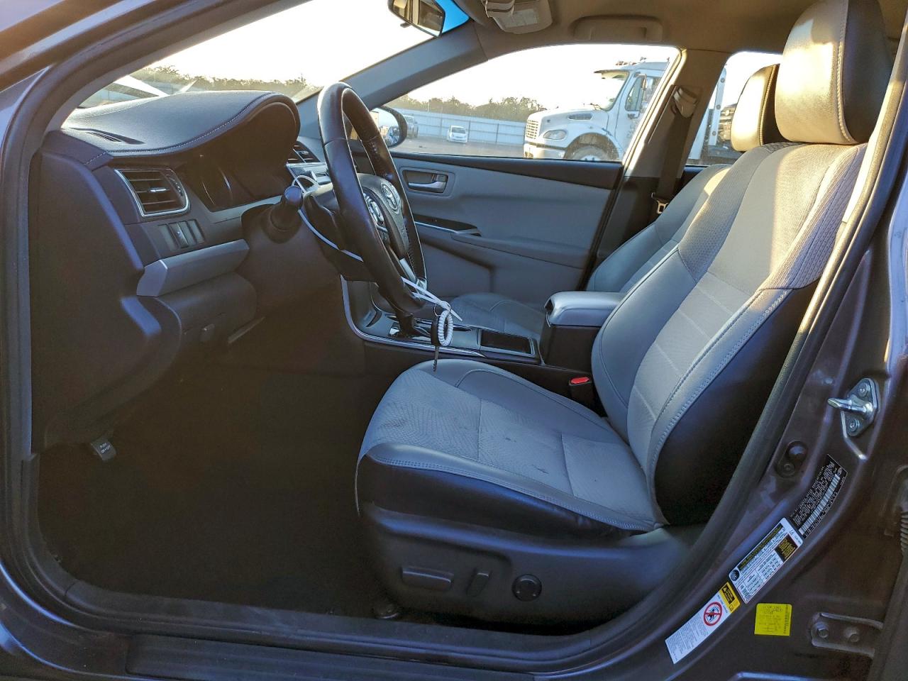 2016 TOYOTA CAMRY LE photo 7