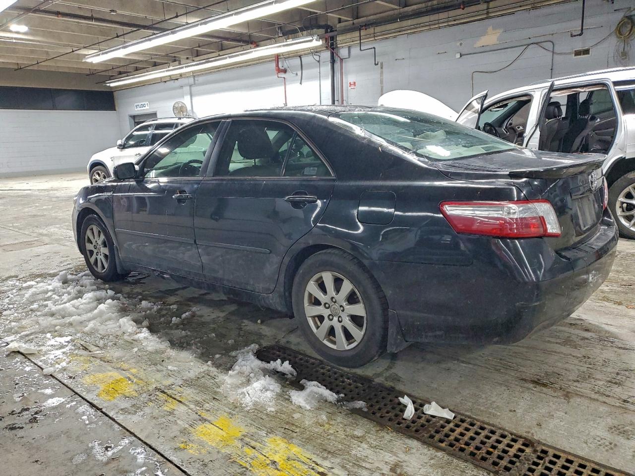2009 TOYOTA CAMRY HYBRID photo 2
