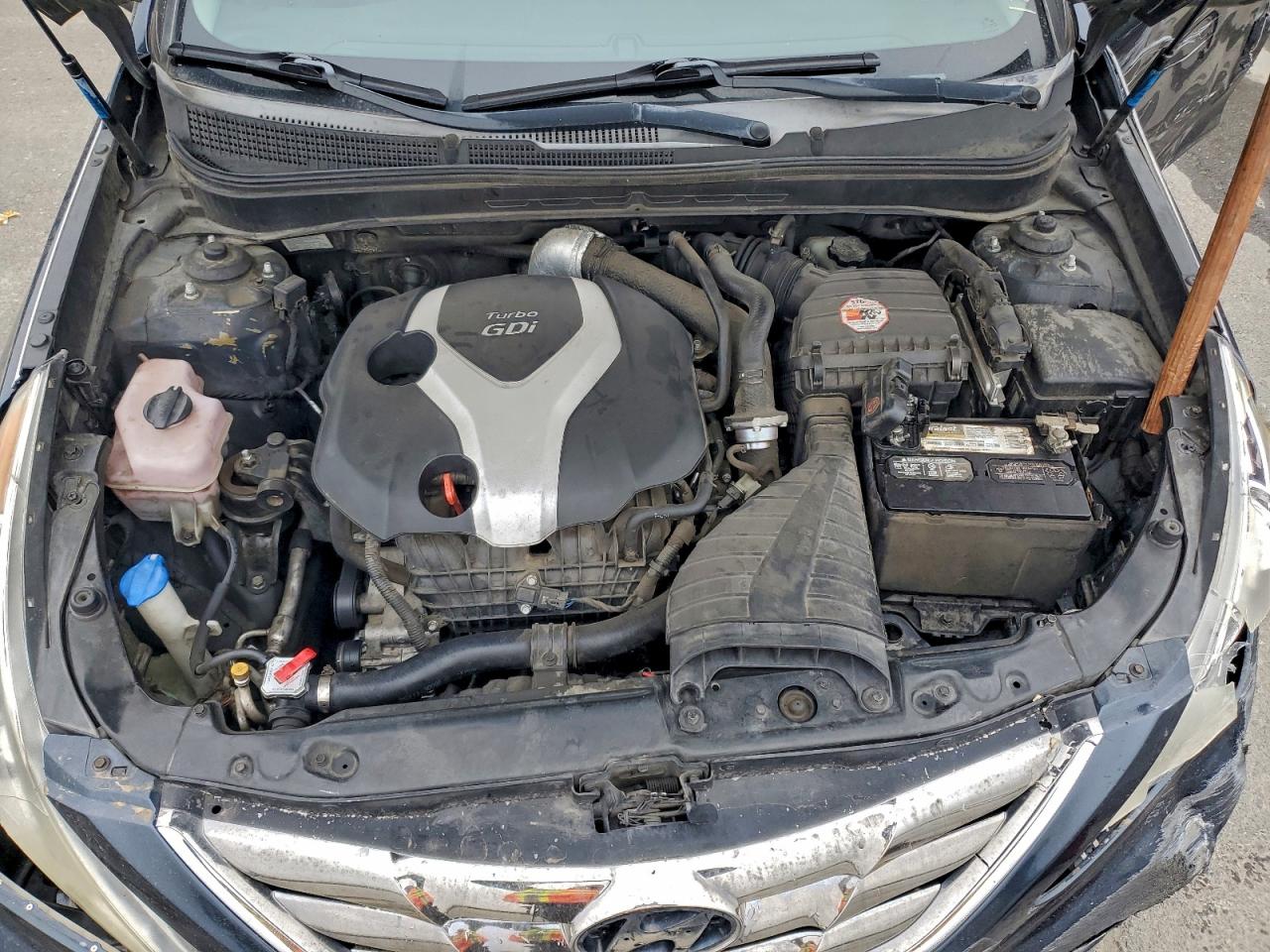 2011 HYUNDAI SONATA SE photo 11
